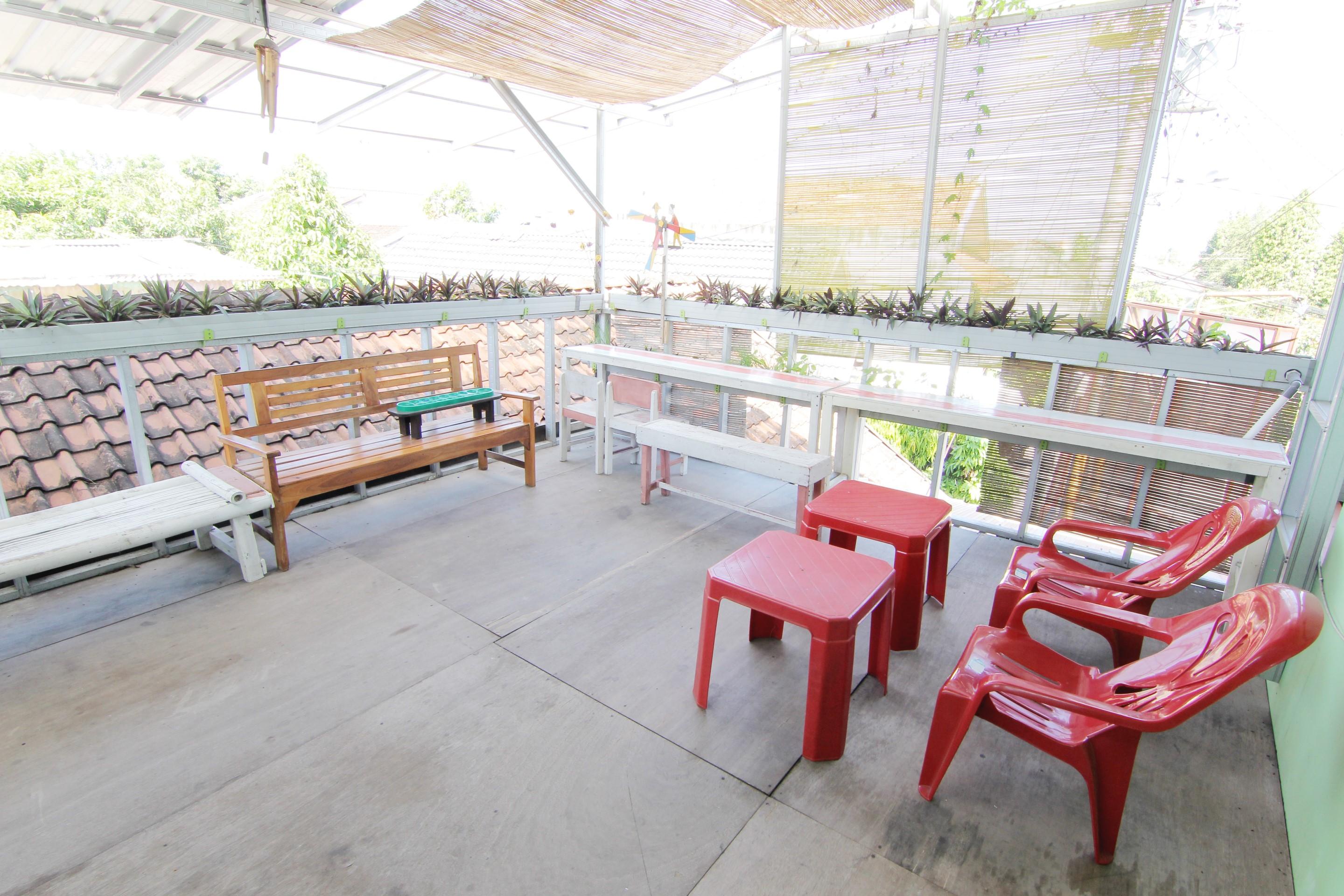 Tiga Dua Homestay Джокьякарта Экстерьер фото