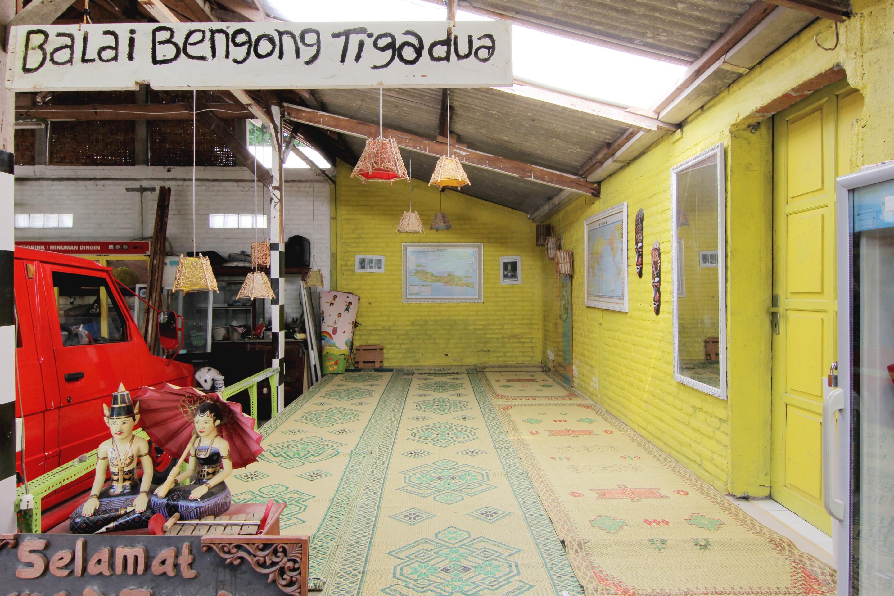 Tiga Dua Homestay Джокьякарта Экстерьер фото