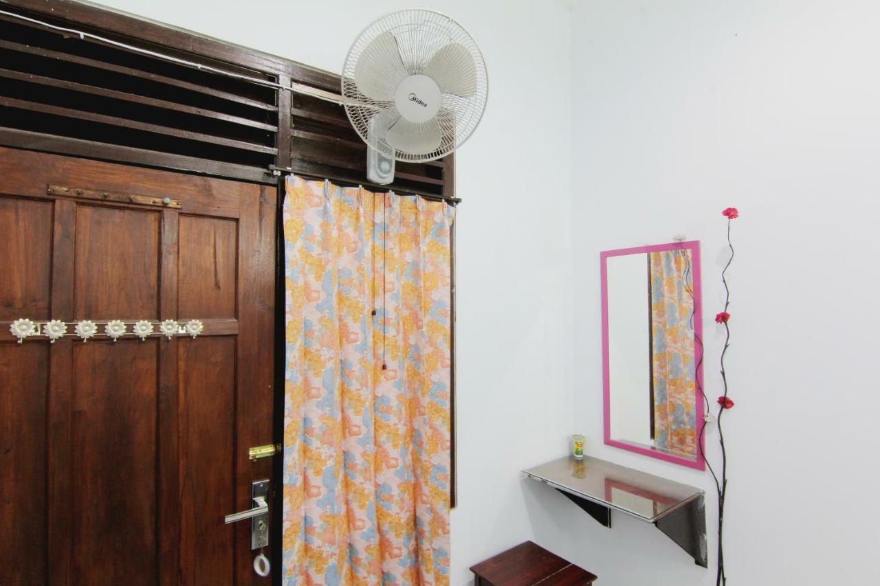 Tiga Dua Homestay Джокьякарта Экстерьер фото